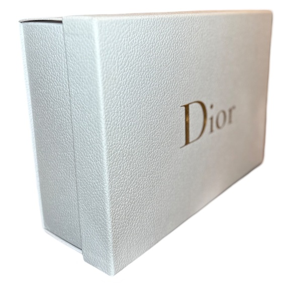 Dior Gift Box - Picture 2 of 6
